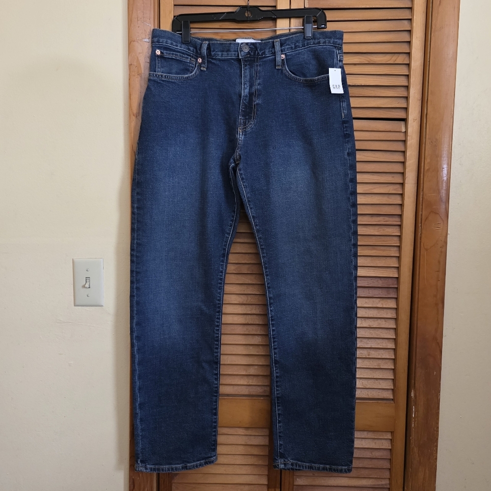 NWT Gap Men's Straight Fit Denim Jeans Size 33/30
